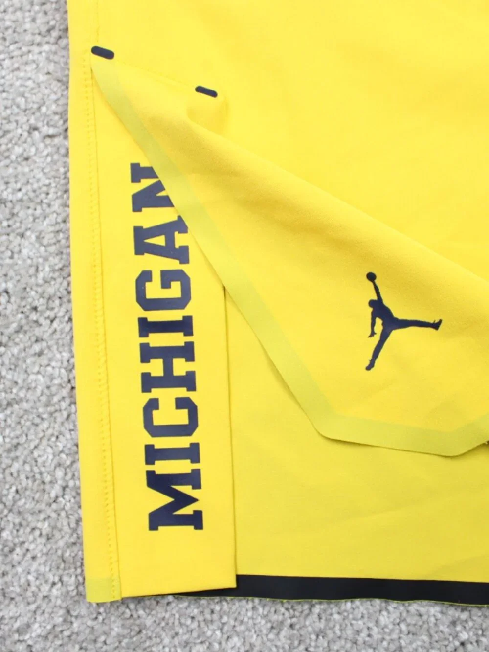 Jordan Michigan Wolverines Shorts Mens Large Yellow Nike Air 11